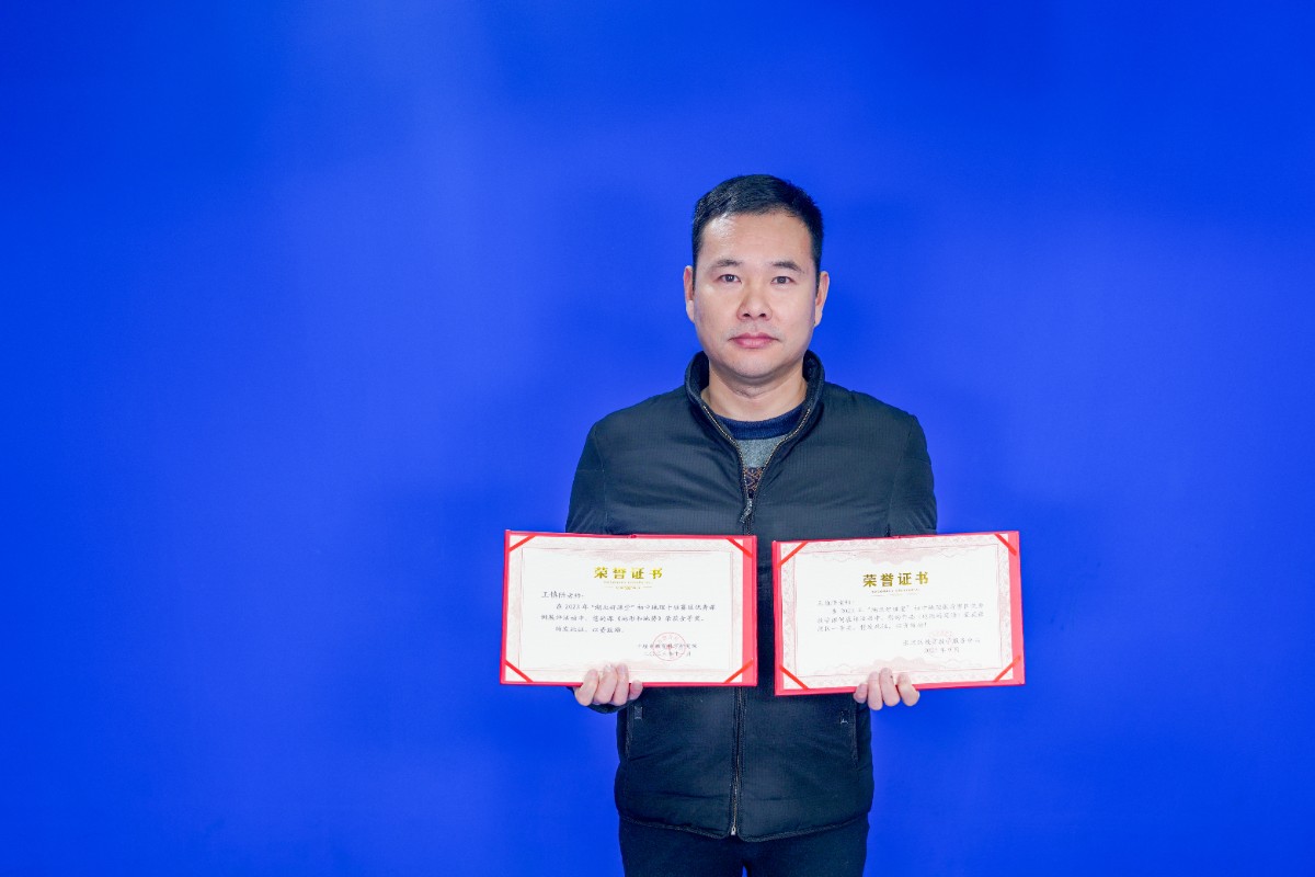“湖北好課堂”十堰市優(yōu)秀課例展評活動一等獎、張灣區(qū)優(yōu)秀教學(xué)課例展評活動一等獎