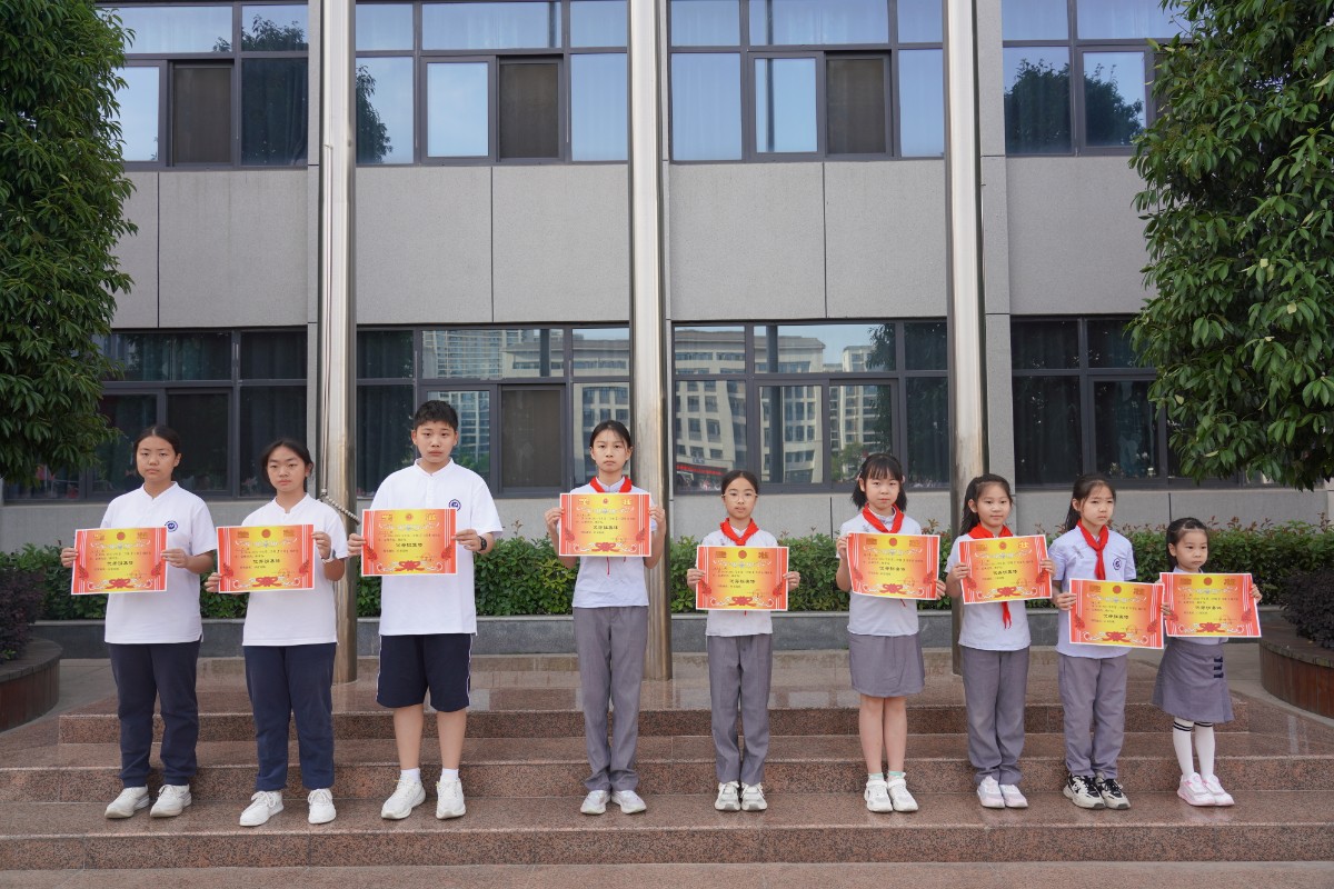 【榮譽(yù)時(shí)刻】5月第三周優(yōu)秀班集體